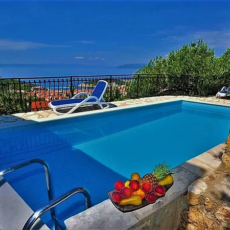 Sara With Pool Vila